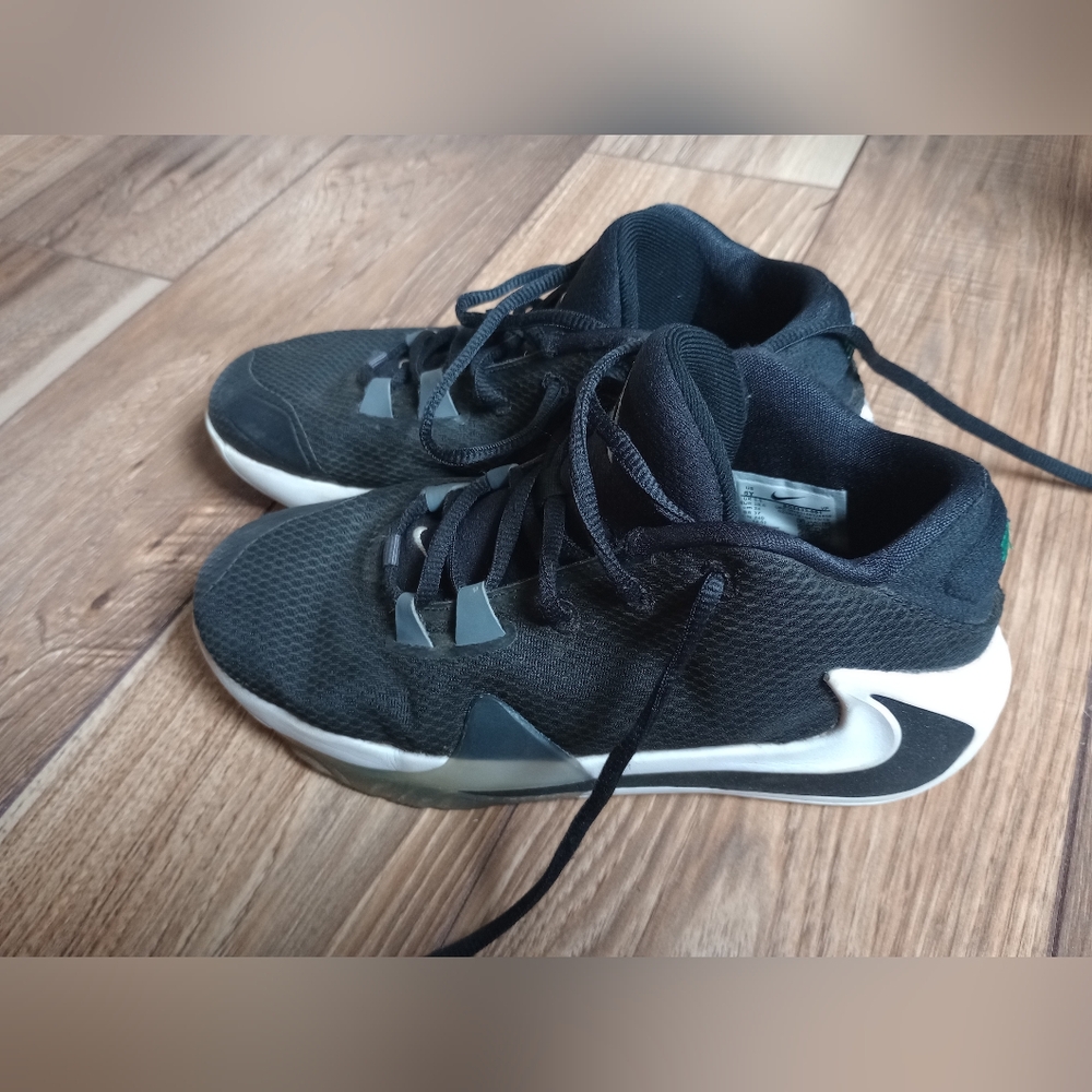 Nike Zoom Freak 1 Basketball Shoe 6Y